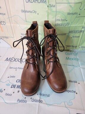 Vintage Sorel Brown Lace-Up Leather Boots